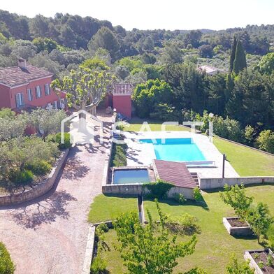 Maison 6 pièces 699000 €