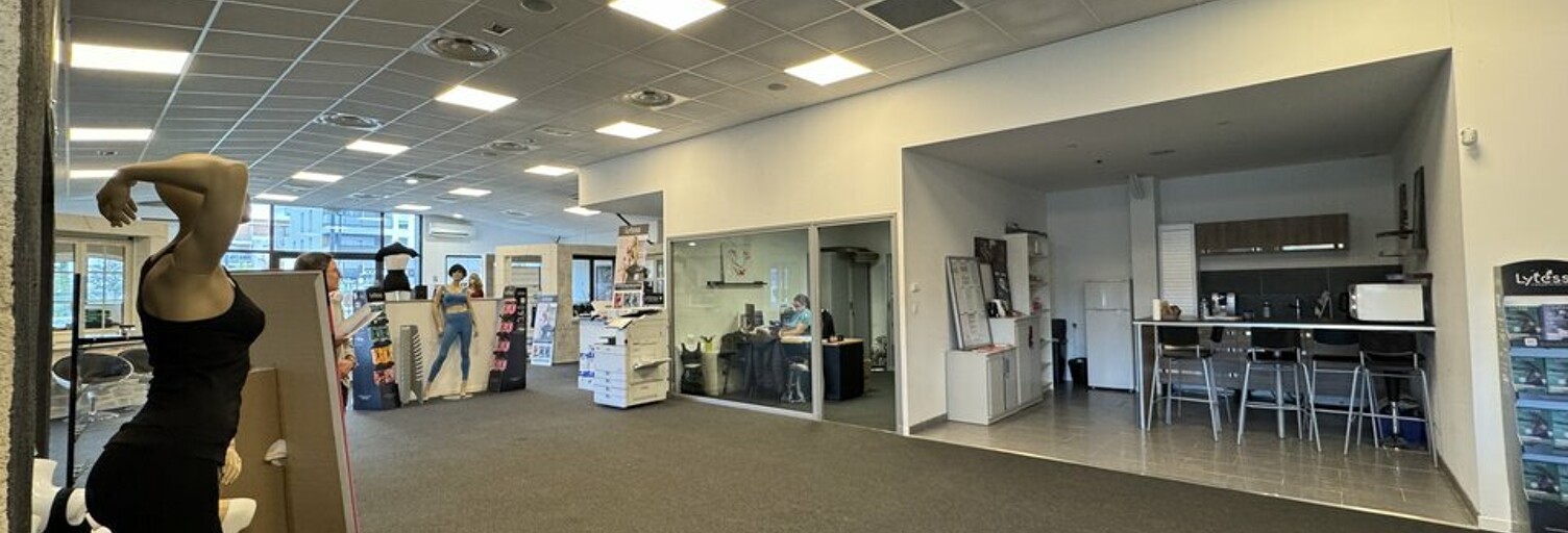 Commerce  573 m² à louer à Veigné (37250)