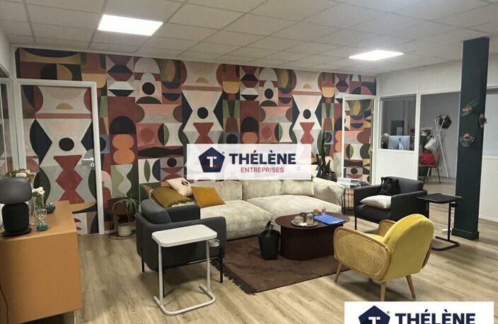BUREAUX à LOUER — photo 2