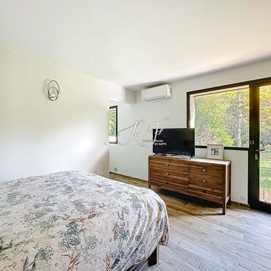 Maison 5 pièces 595300 €