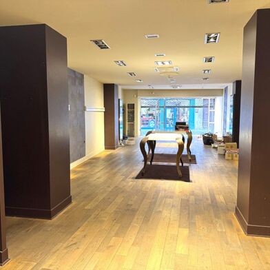 Commerce 2 pièces 820 €