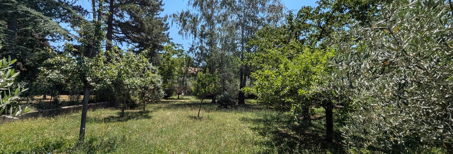 Terrain  740 m² à vendre à Peyruis (04310)