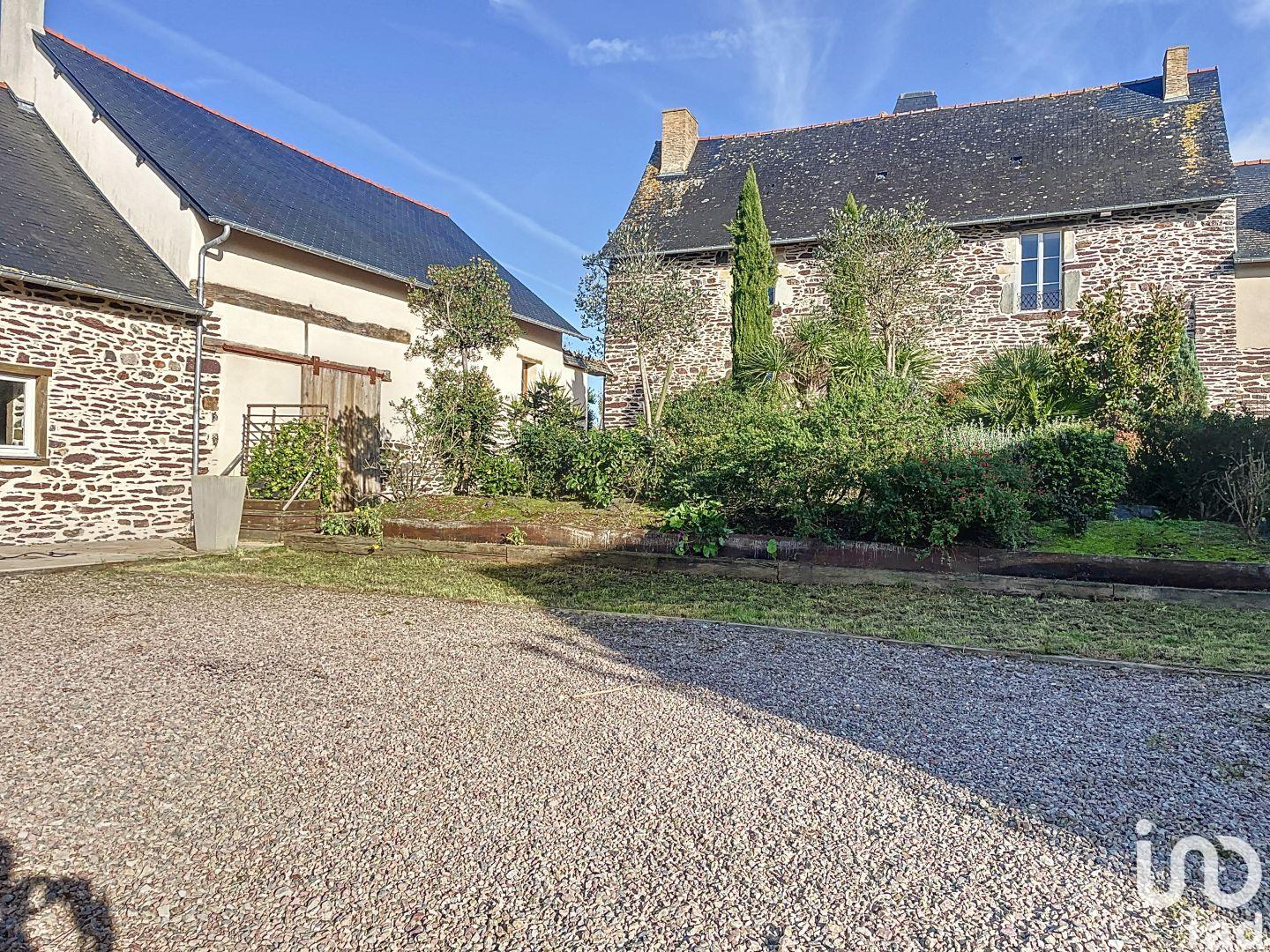 Breal-Sous-Montfort - 403m² - 11p. - 5ch.