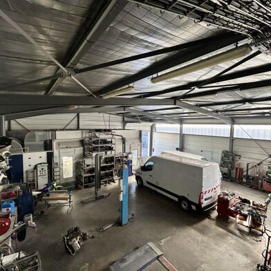 Commerce  590000 €