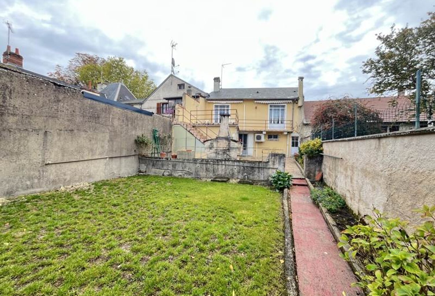 Maison de ville de 4 pièces principales — photo 1