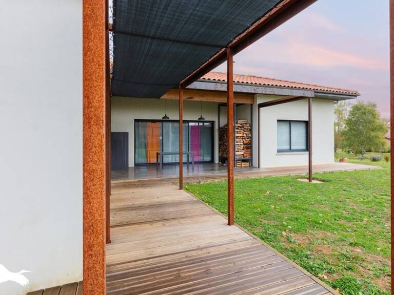 Contemporaine de 7 pièces principales — photo 1