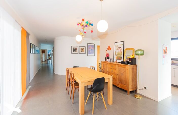 Contemporaine de 7 pièces principales — photo 2