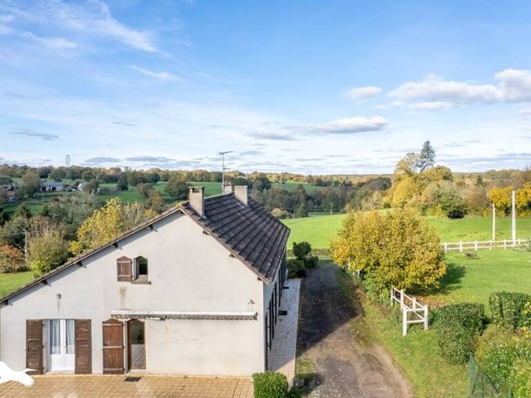 Maison en pierre de 8 pièces principales — photo 1