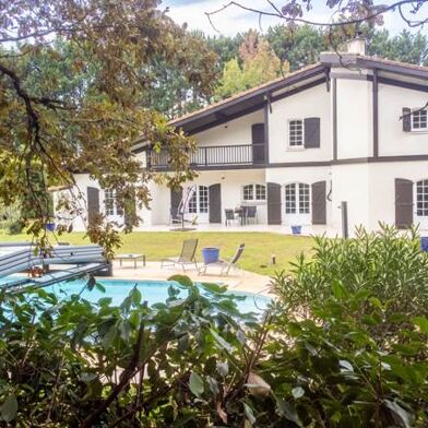 Maison 8 pièces 749000 €