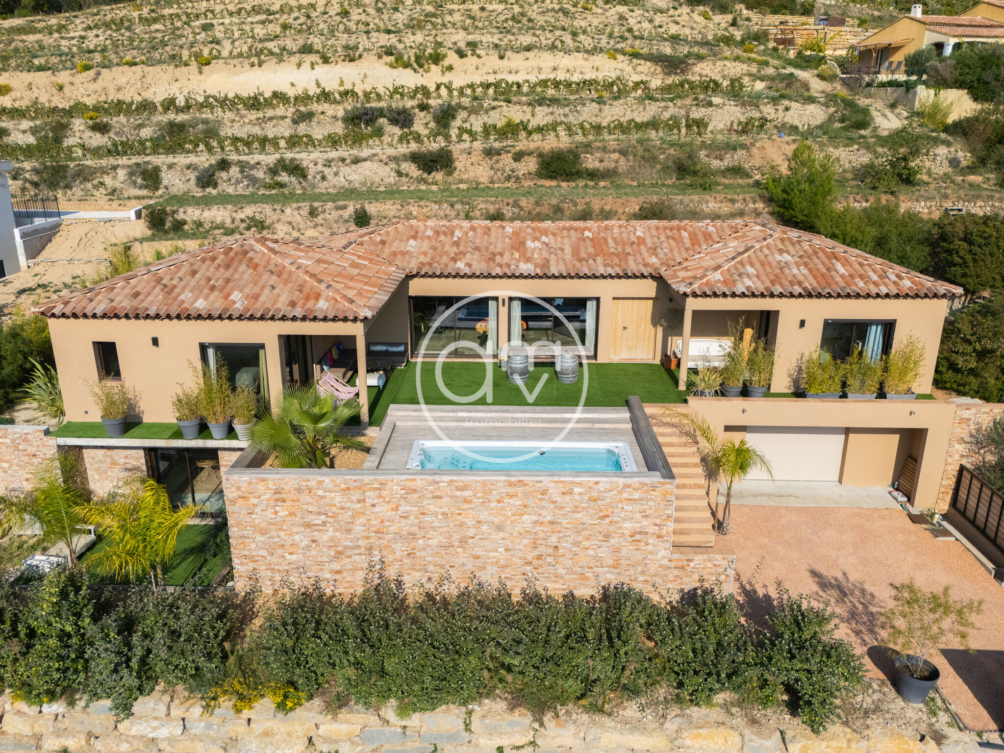 Villa / Maison  T8 à vendre Castellet (Le) 83330