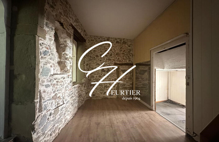 VOIRON - LOCAL COMMERCIAL - SPACIEUX — photo 2
