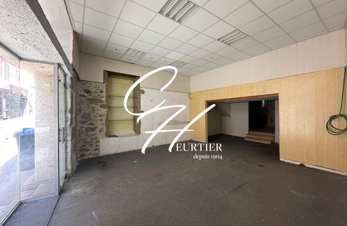 VOIRON - LOCAL COMMERCIAL - SPACIEUX — photo 4