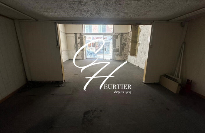 VOIRON - LOCAL COMMERCIAL - SPACIEUX — photo 5