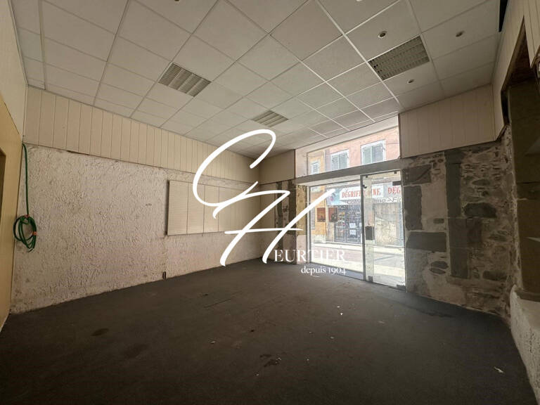 VOIRON - LOCAL COMMERCIAL - SPACIEUX — photo 1