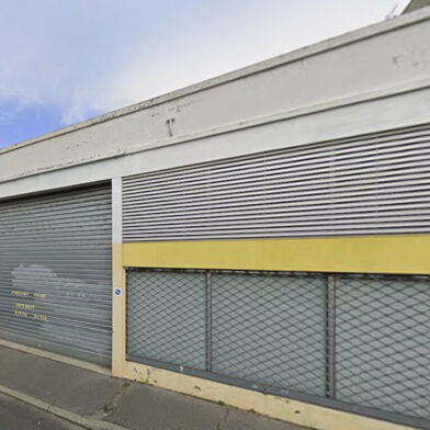 Commerce  1354600 €