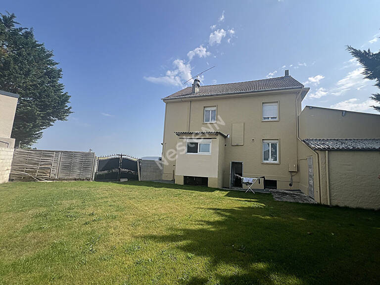 AXE PASSANT LAON-REIMS : Immeuble local commercial + appartement — photo 1