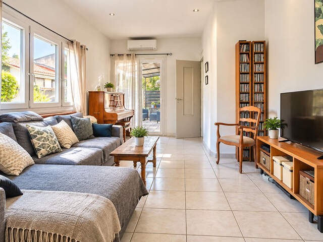 MARIGNANE ? MAISON DE PLAIN-PIED 120 M² ? 4 CHAMBRES ? TERRAIN 551 M² ? PANNEAUX SOLAIRES ? AU CALME — photo du bien