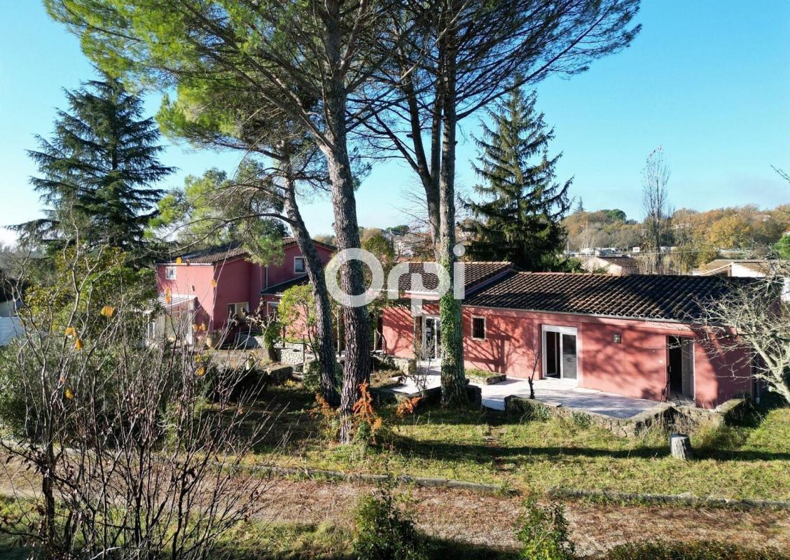 Villa / Maison  T9 à vendre Ruoms 07120