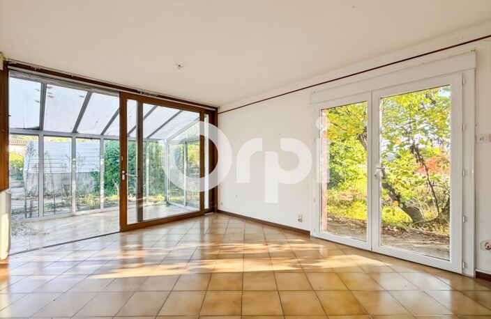 Maison avec 3 logements  – Terrain de 1 901 m² — photo 4