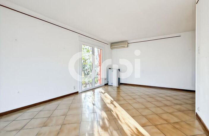 Maison avec 3 logements  – Terrain de 1 901 m² — photo 5