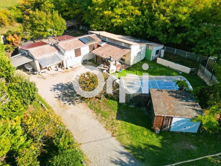 Maison avec deux dépendances et piscine — photo 1