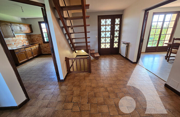 Maison 160m² - Dammartin - 5500m² de terrain — photo 3