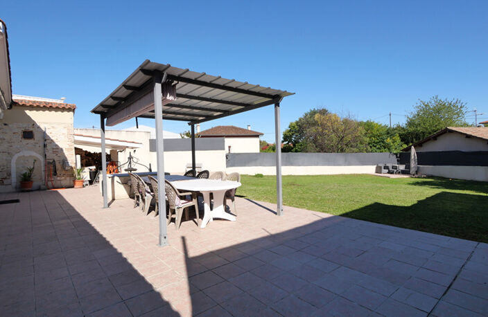 Maison en pierre de 260 m2 - Villeneuve sur lot — photo 2