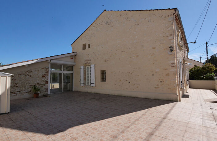 Maison en pierre de 260 m2 - Villeneuve sur lot — photo 3