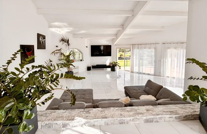 Maison d’exception à vendre – Domaine du Golf à Juvignac — photo 4