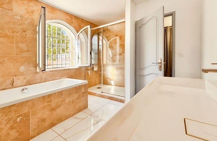 Maison d’exception à vendre – Domaine du Golf à Juvignac — photo 5
