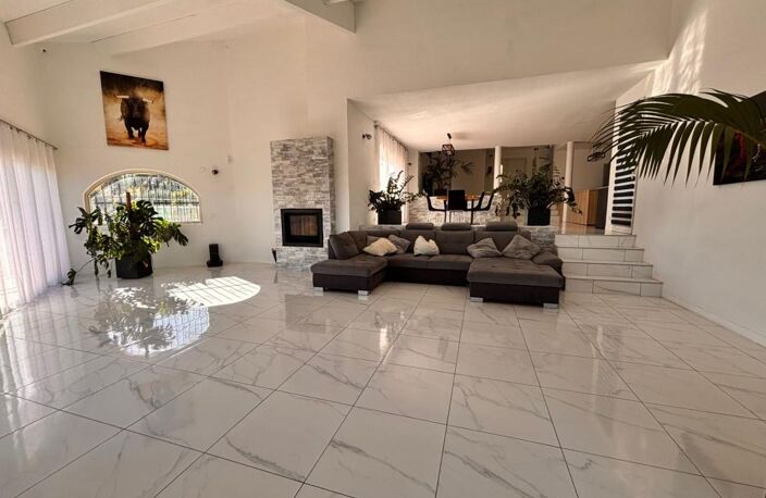 Maison d’exception à vendre – Domaine du Golf à Juvignac — photo 3