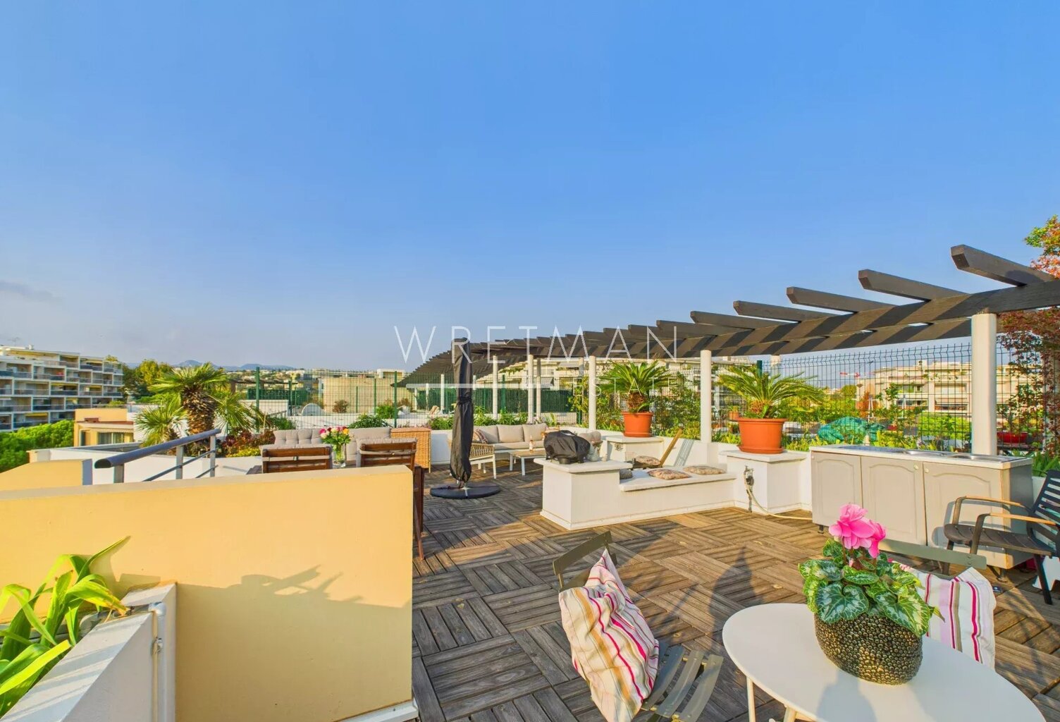 Appartement lumineux 3 pièces avec grande terrasse sur le toit - — photo 1