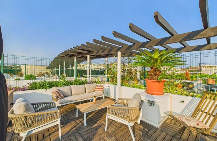 Appartement lumineux 3 pièces avec grande terrasse sur le toit - — photo 4