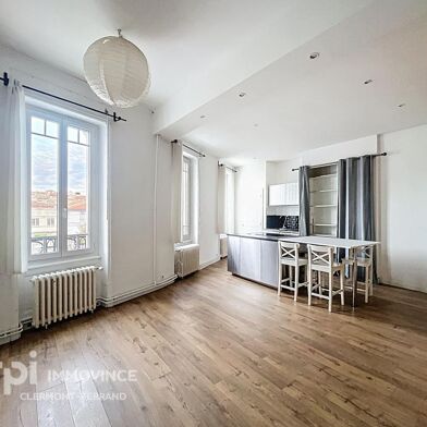 Appartement 3 pièces 690 €