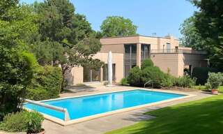 Maison 10 Pièces 315 m² à vendre à Chassieu (69680)