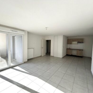 Appartement 3 pièces 794 €