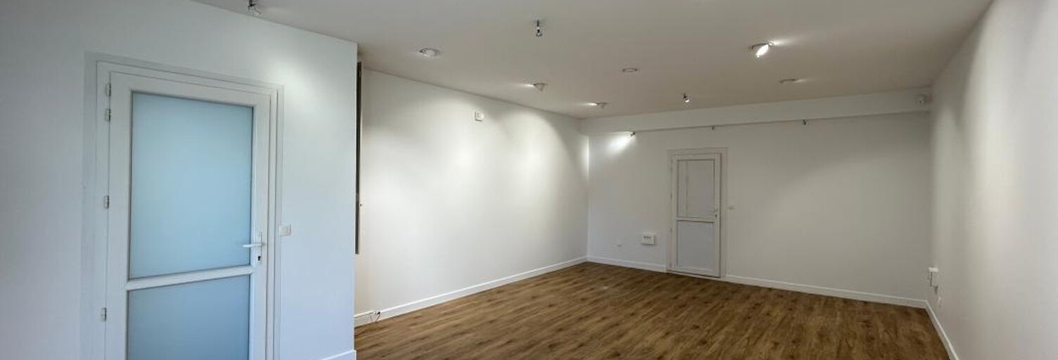 Commerce  47 m² à louer à Saujon (17600)