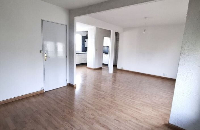 Appartement à Vendre 5 pièces SAINT QUENTIN (02), Quartier Remicourt — photo 2