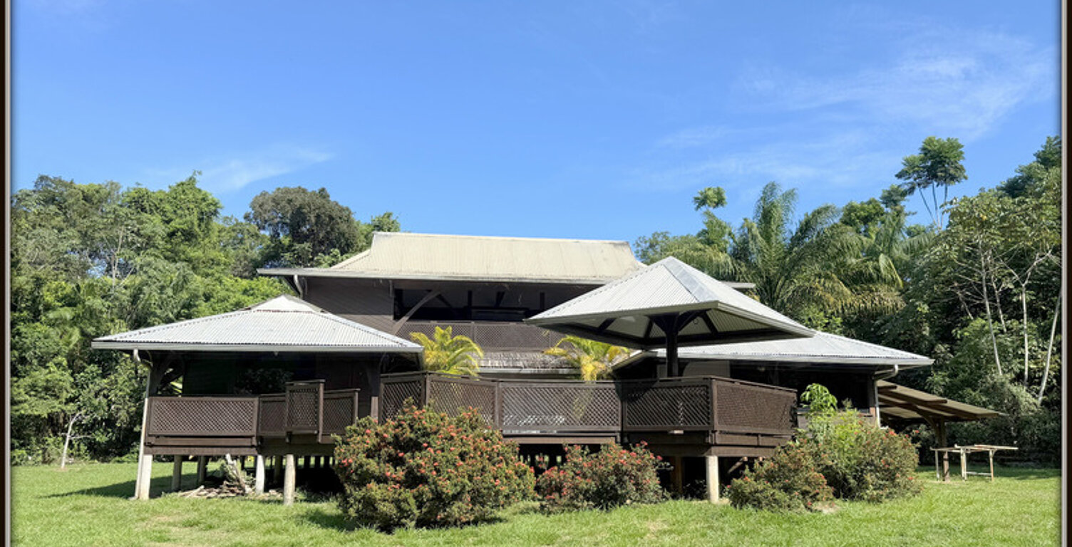A VENDRE A MONTSINERY TONNEGRANDE (CARAPA) UNE MAGNIFIQUE PROPRIETE T6 DE 268 m² - TERRAIN 1 HECTARE - AU PRIX DE 392000 € — photo 1