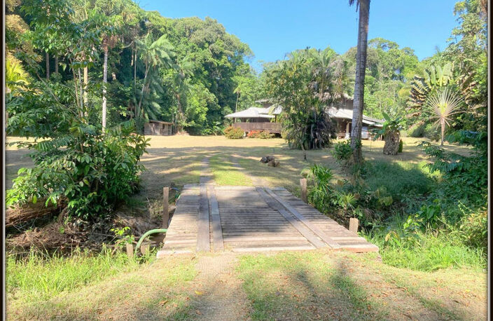 A VENDRE A MONTSINERY TONNEGRANDE (CARAPA) UNE MAGNIFIQUE PROPRIETE T6 DE 268 m² - TERRAIN 1 HECTARE - AU PRIX DE 392000 € — photo 4
