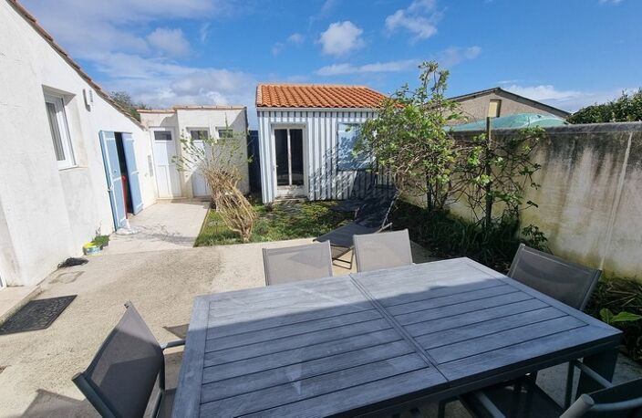 Charente Maritime (17), A vendre St-PIERRE OLERON charmante maison pêcheur P3 98m² plain-pied sur Terrain de 687m² — photo 2