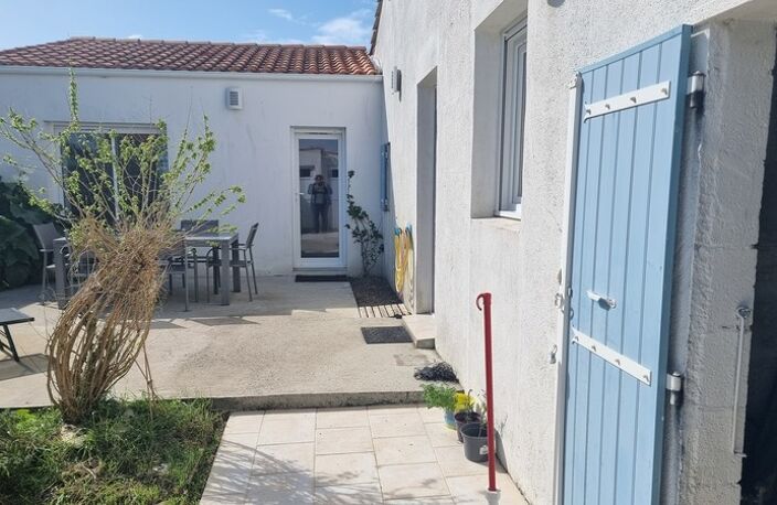 Charente Maritime (17), A vendre St-PIERRE OLERON charmante maison pêcheur P3 98m² plain-pied sur Terrain de 687m² — photo 3