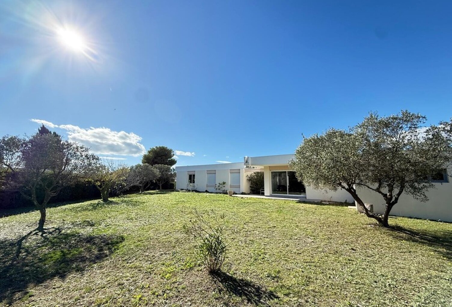 Maison de Type 6 dans un écrin de verdure située à FOS SUR MER -  1272 M2 de terrain — photo 1