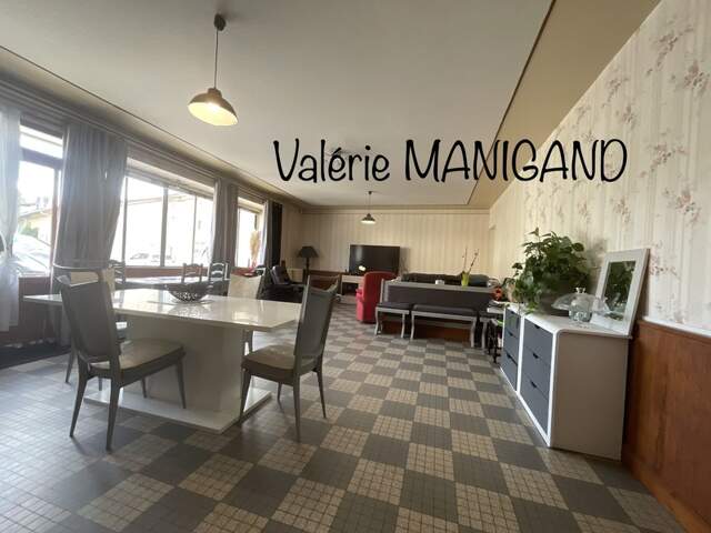 Dpt Dordogne (24), à vendre proche de SAINT AULAYE-PUYMANGOU maison P9 de 260 m² - Terrain de 1 273 m² — photo du bien