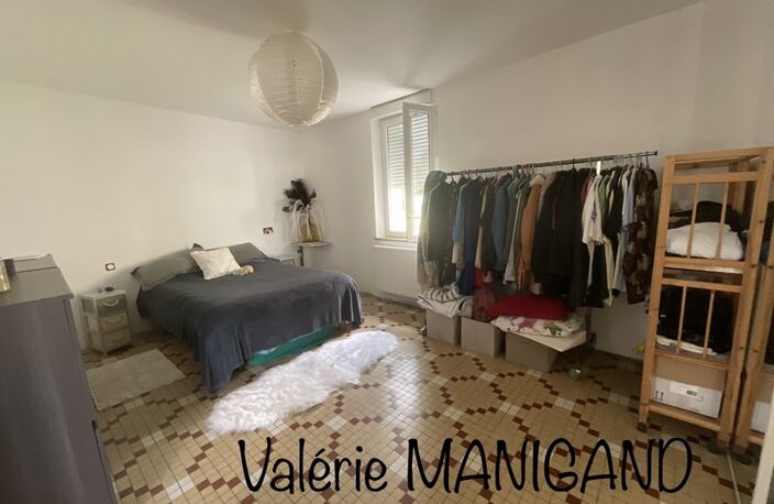 Dpt Dordogne (24), à vendre proche de SAINT AULAYE-PUYMANGOU maison P9 de 260 m² - Terrain de 1 273 m² — photo 4