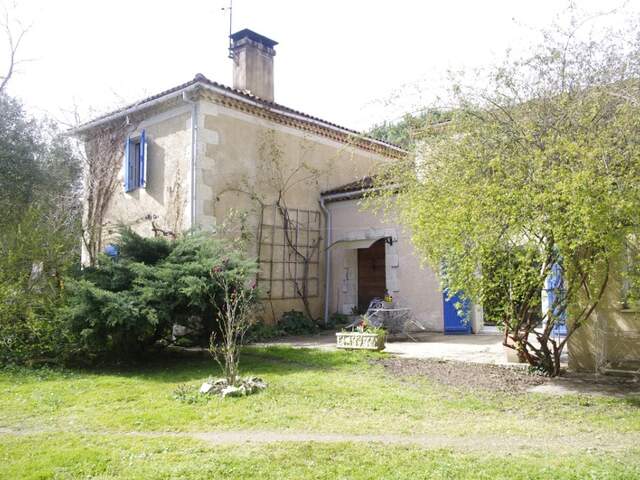 SAINT JEAN POUTGE 32, à vendre propriété de charme 8 pièces , dépendances et terrain arboré avec point d'eau — photo du bien