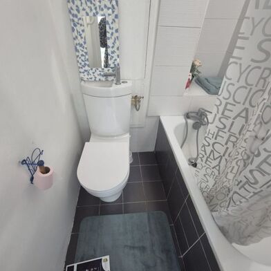 Appartement 1 pièces 700 €