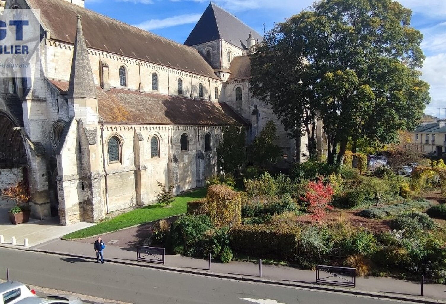BEAUVAIS — photo 1