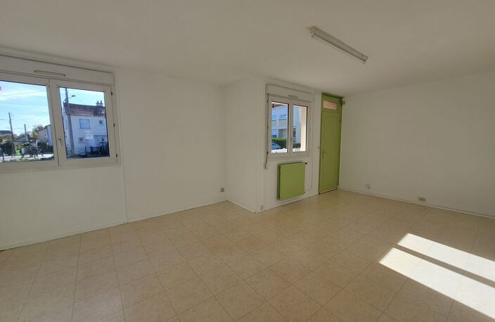 BESSÉ SUR BRAYE : MAISON T5 - 82 M² - BAISSE DE PRIX — photo 3