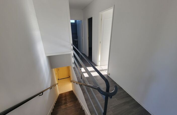 BESSÉ SUR BRAYE : MAISON T5 - 82 M² - BAISSE DE PRIX — photo 4